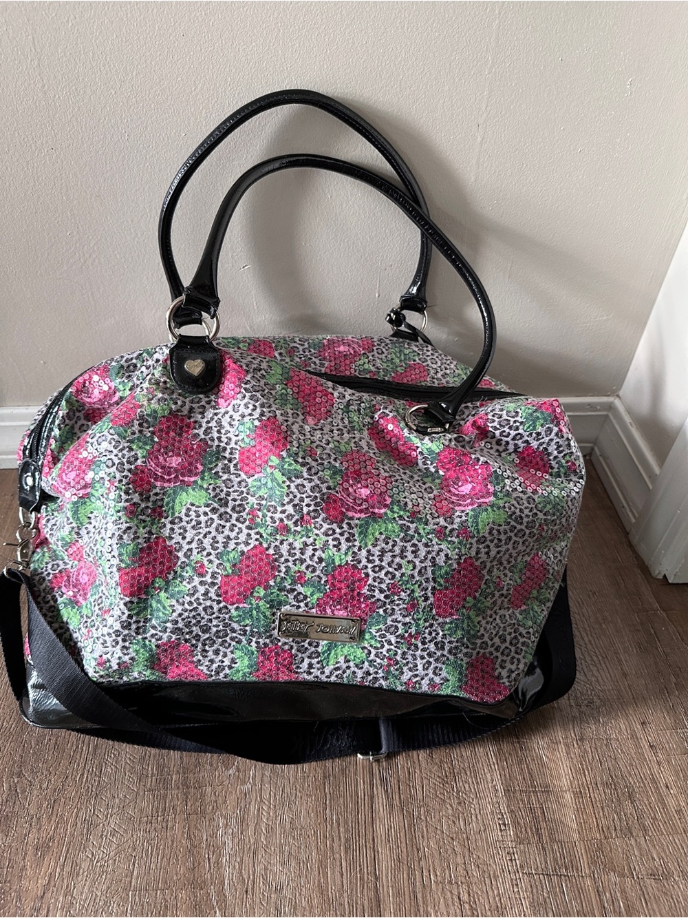 Betsey Johnson Sequin Leopard Rose Weekender Bag Heart Pocket - EUC - Picture 3 of 9